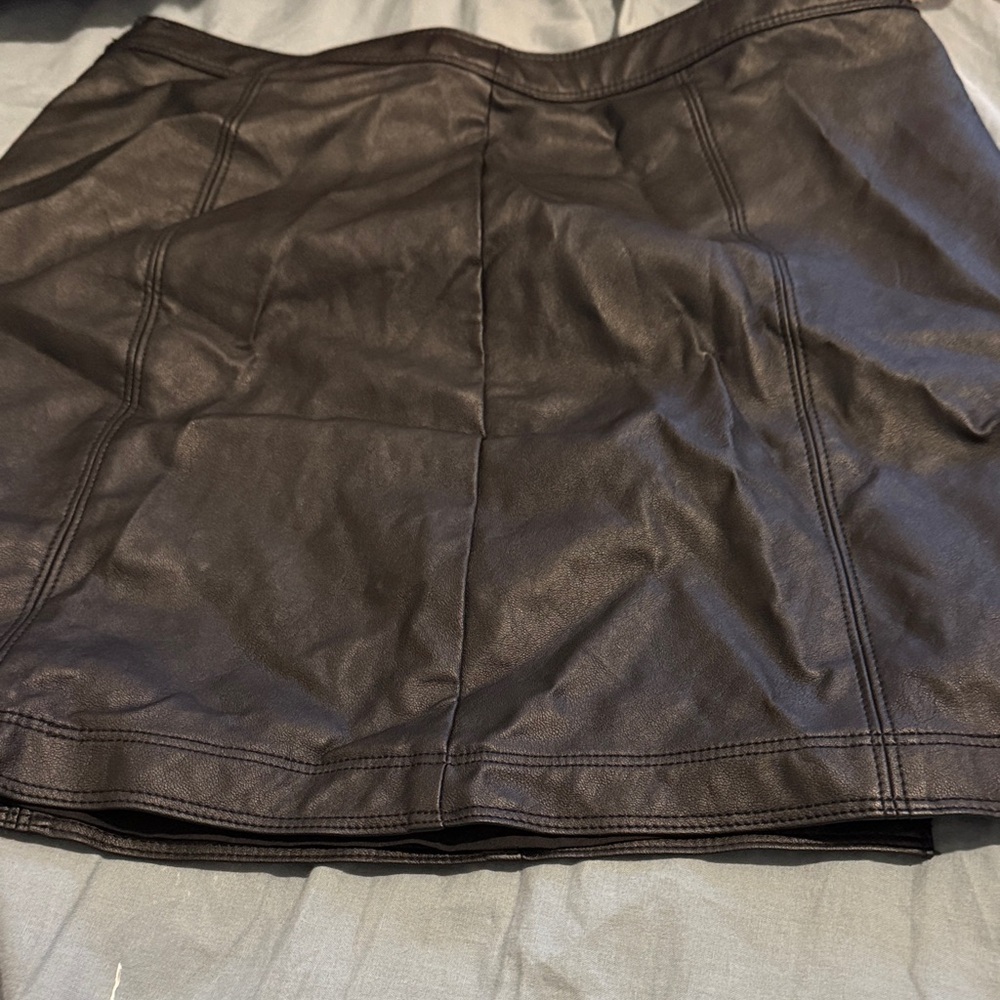 Elegant Black faux Leather Skirt